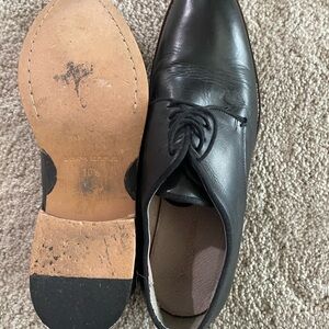 Banana republic men’s dress shoes.